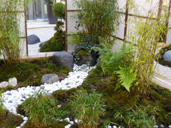 jardin-de-ville-zen-gravier-decor