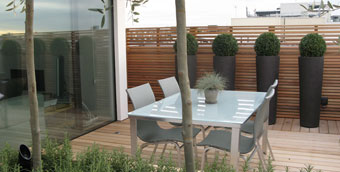 Une cloison coupe-vent et occultante