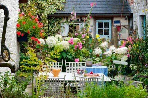 Repas au jardin ambiance champêtre